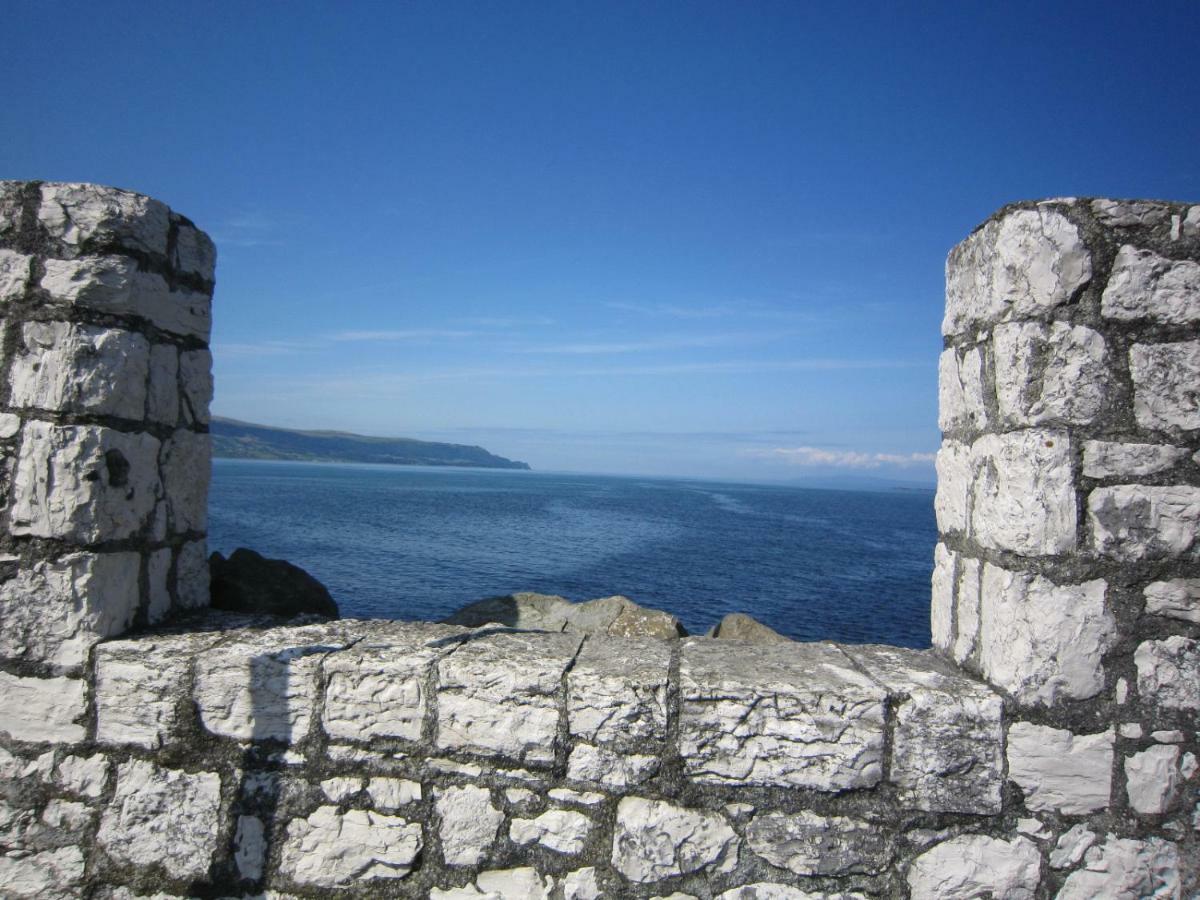 The Lookout, Glenarm Villa Bagian luar foto